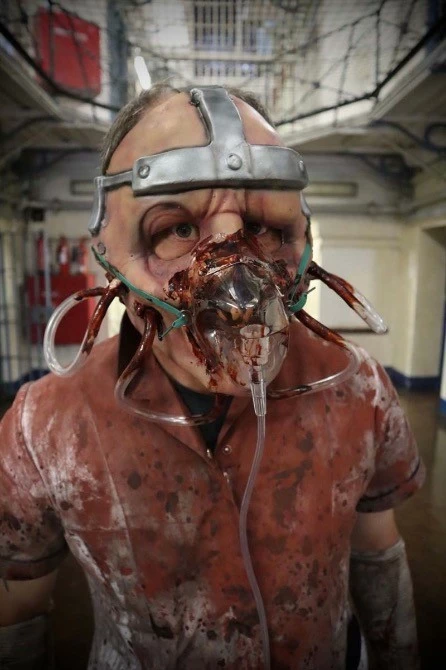 Mad About Horror Asylum Nurse Costume - Image 5