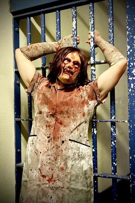 Mad About Horror Asylum Nurse Costume - Image 6