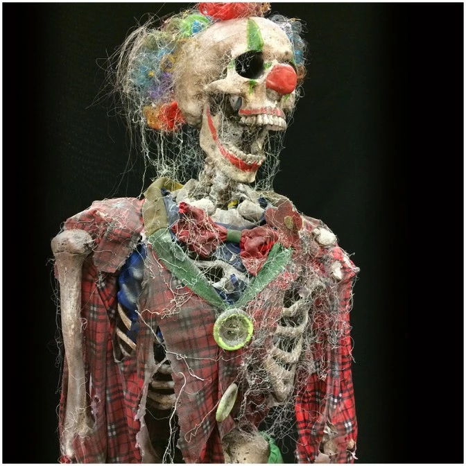 Mad About Horror Deluxe Skeleton Clown Prop Pongo - Image 5