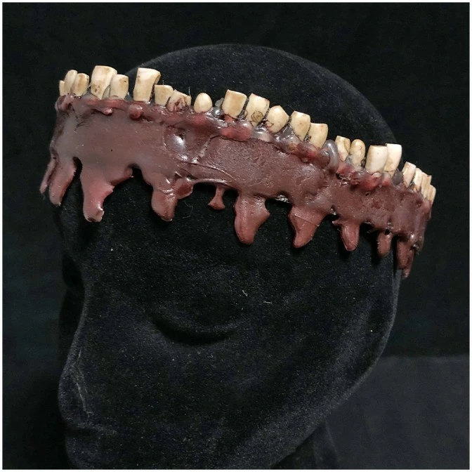 Mad About Horror Teeth Tiara - Image 3